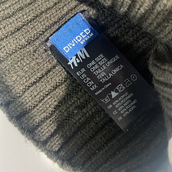 Divided by H&M Olive Green Beanie - Picture 2 of 2